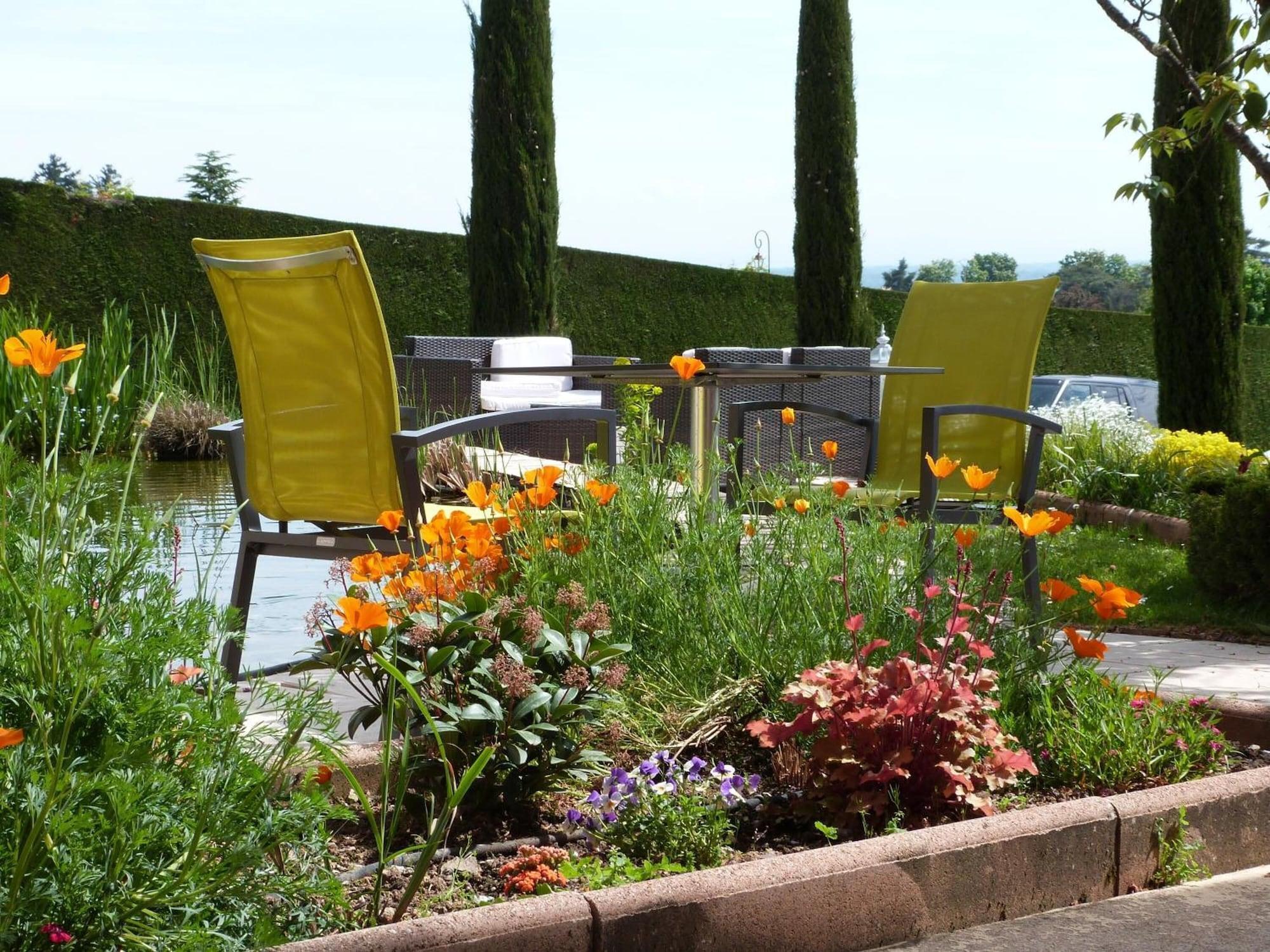 Logis Hotel Des Grands Vins Fleurie Exterior foto